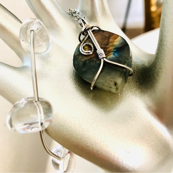 Vintage labradorite pendant necklace & Quartz Bracelet - Picture 15 of 15